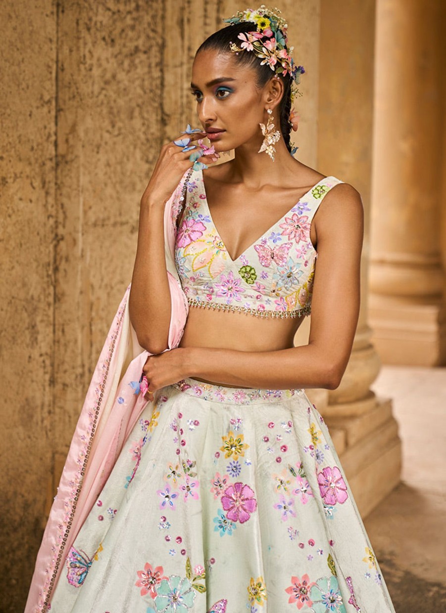 Women Lashkaraa | Light Green Embellished Velvet Lehenga