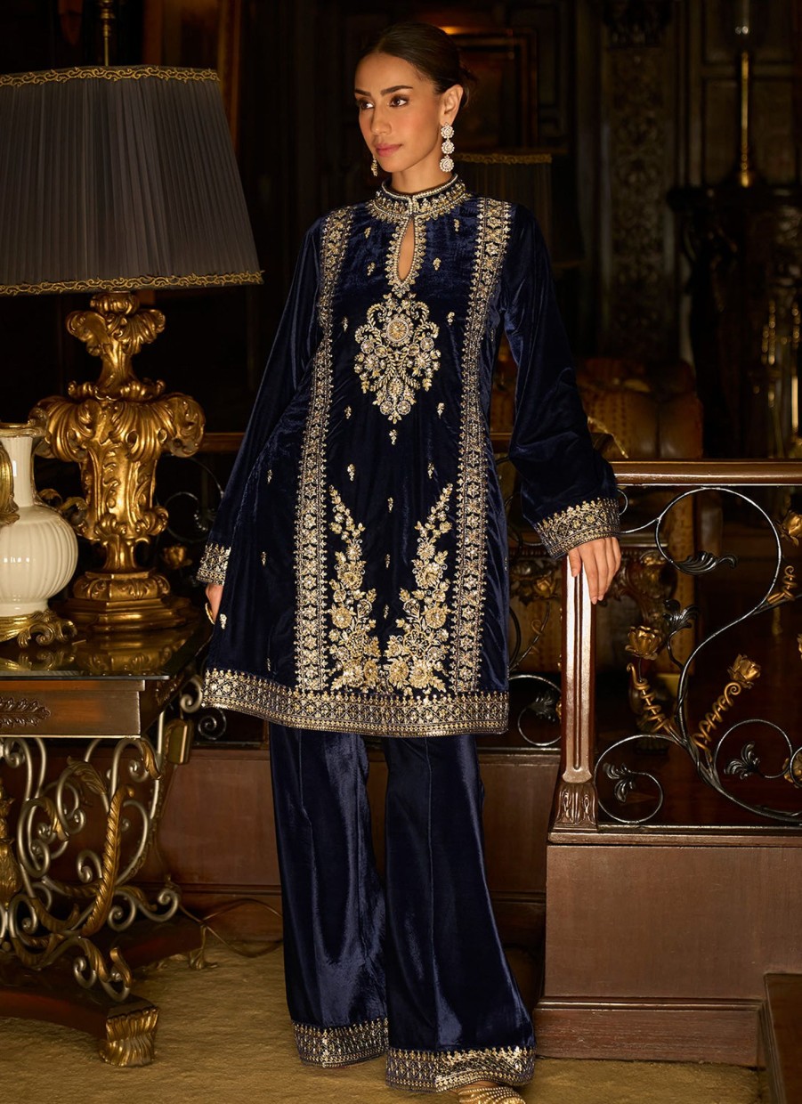 Women Lashkaraa | Blue Embroidered Velvet Pant Suit