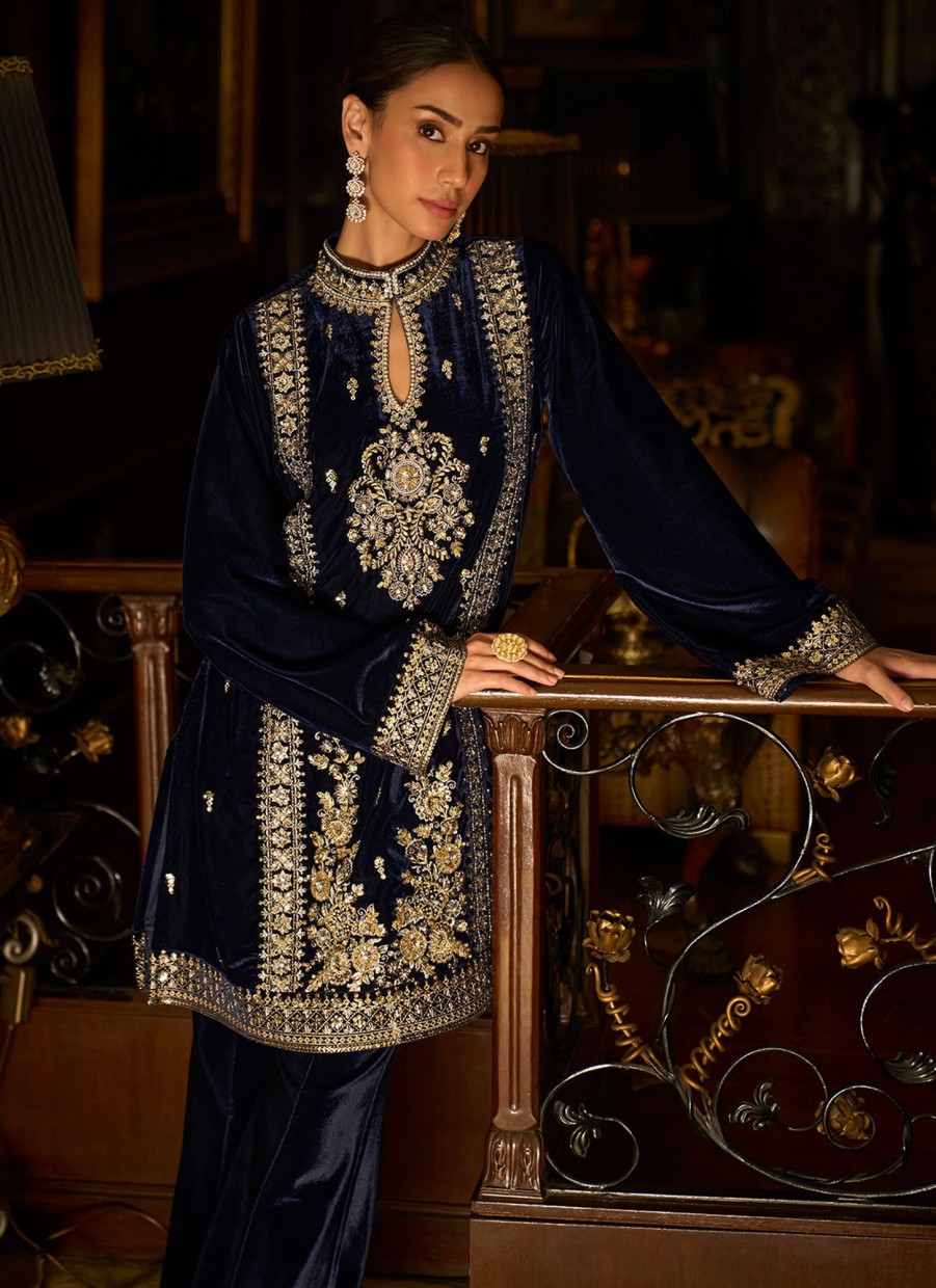 Women Lashkaraa | Blue Embroidered Velvet Pant Suit