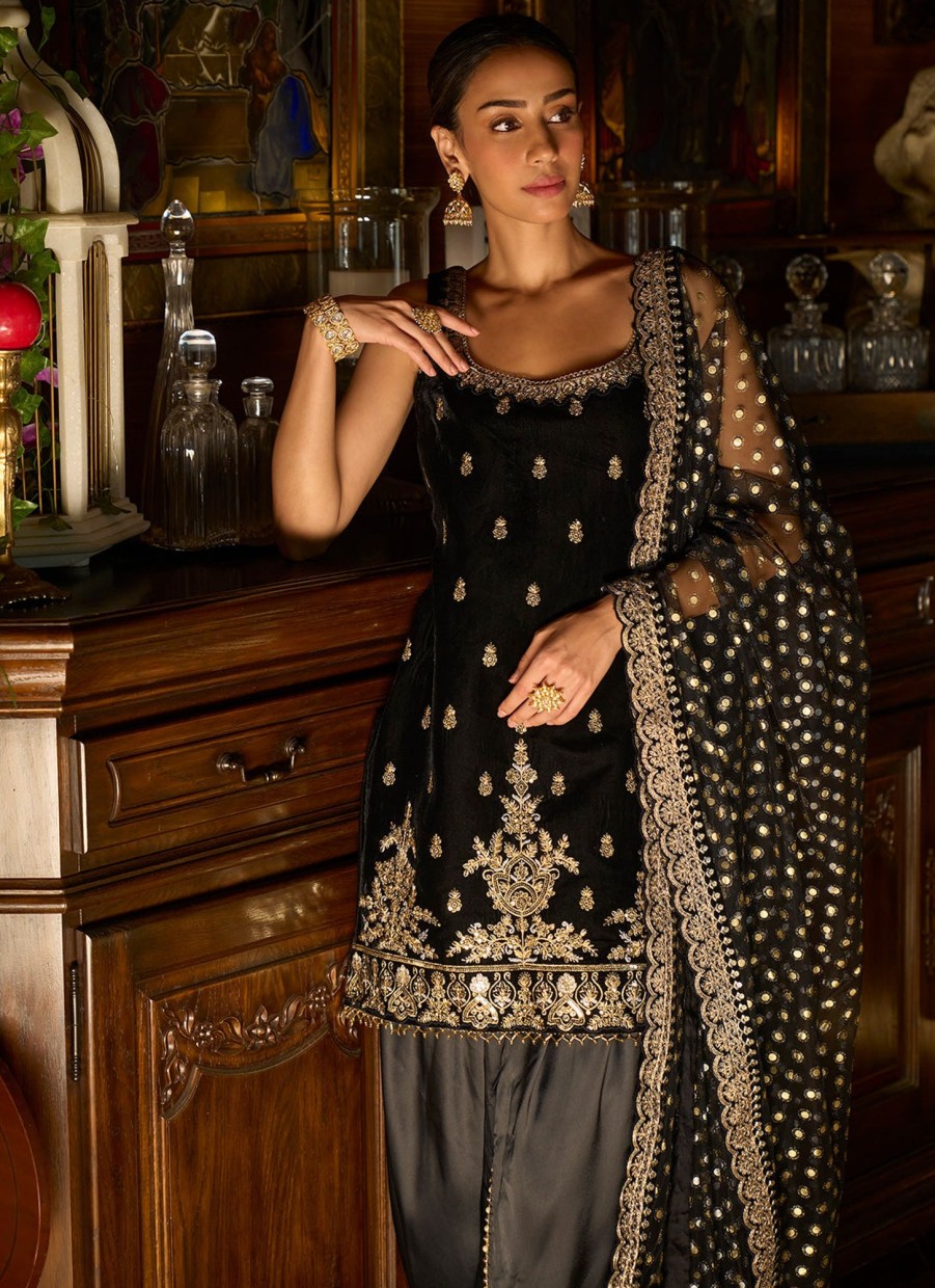 Women Lashkaraa | Black Embroidered Velvet Punjabi Suit