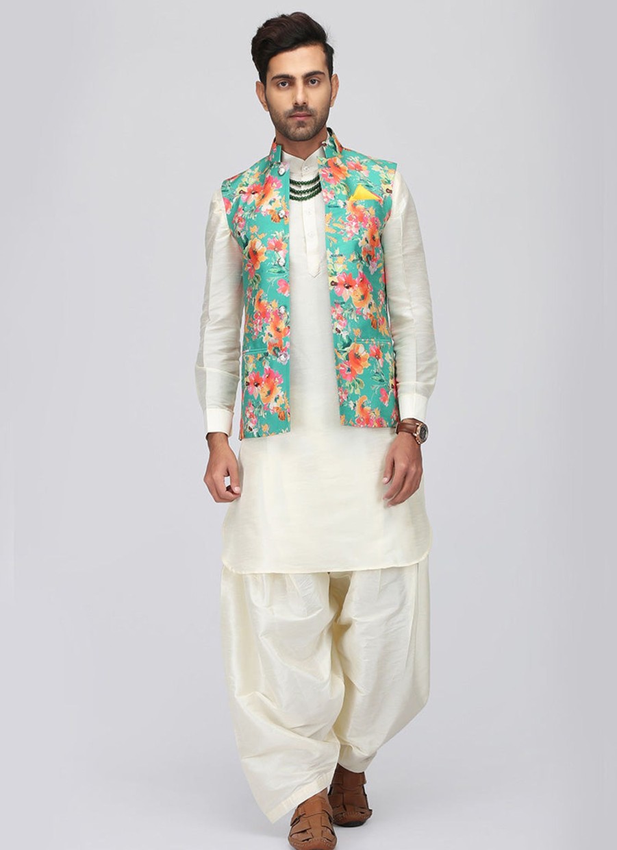 Men Lashkaraa | White Pathani Suit Set With Floral Waistcoat