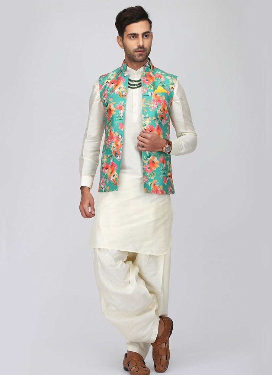 Men Lashkaraa | White Pathani Suit Set With Floral Waistcoat