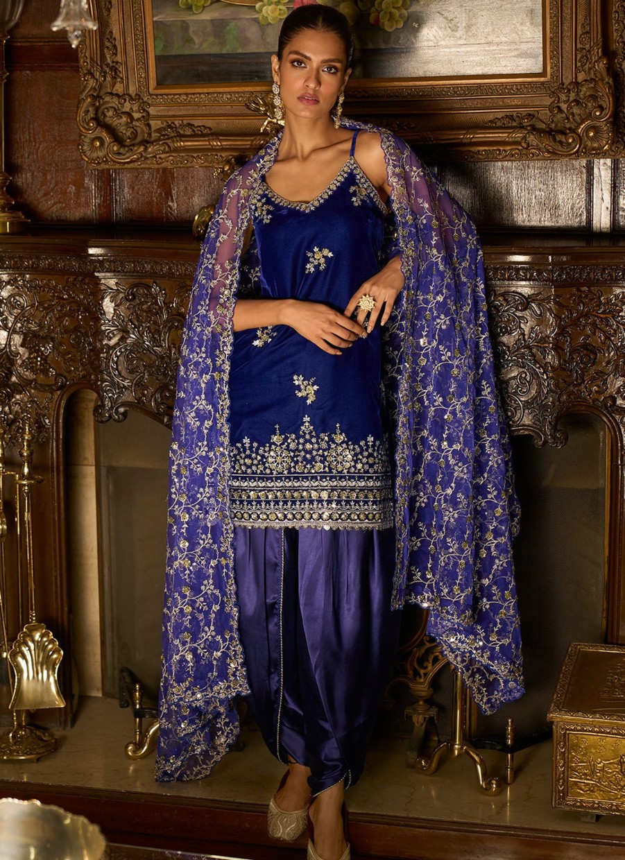 Women Lashkaraa | Blue Embroidered Velvet Punjabi Suit